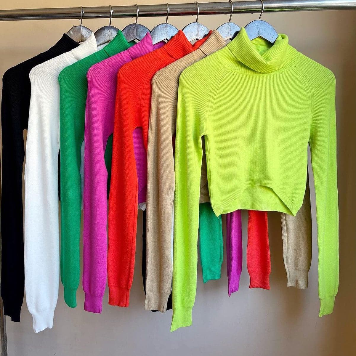 BLUSA GOLA ALTA TRICÔ SLIM 
